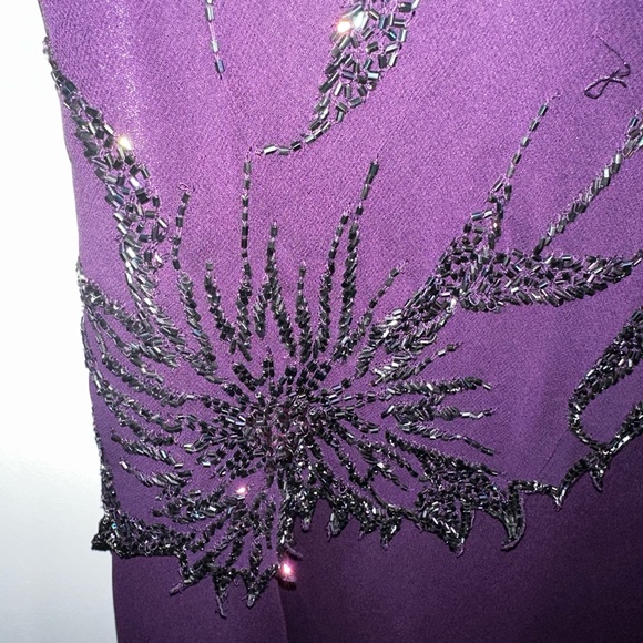 BEADED GOWN with 3/4 sleeve Worn only 4 hours - Picture 5 of 8
